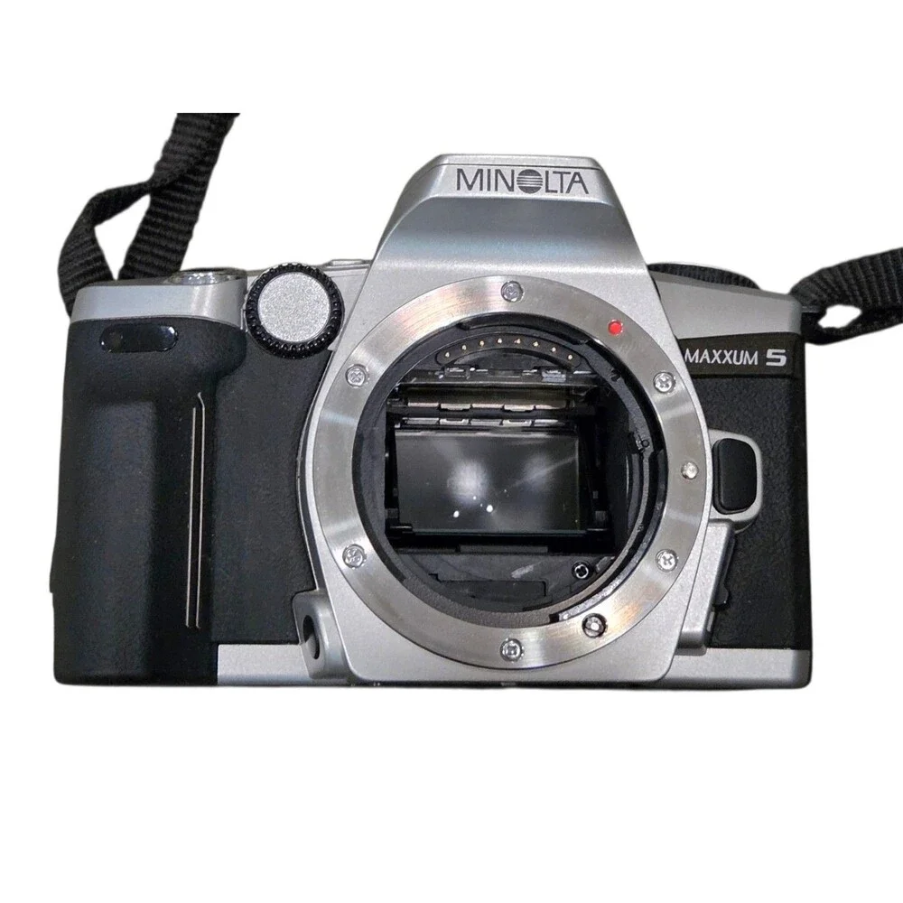 Minolta Maxxum 5 35MM SLR Film Camera with  AF Zoom 70-210 In Box! Vintage